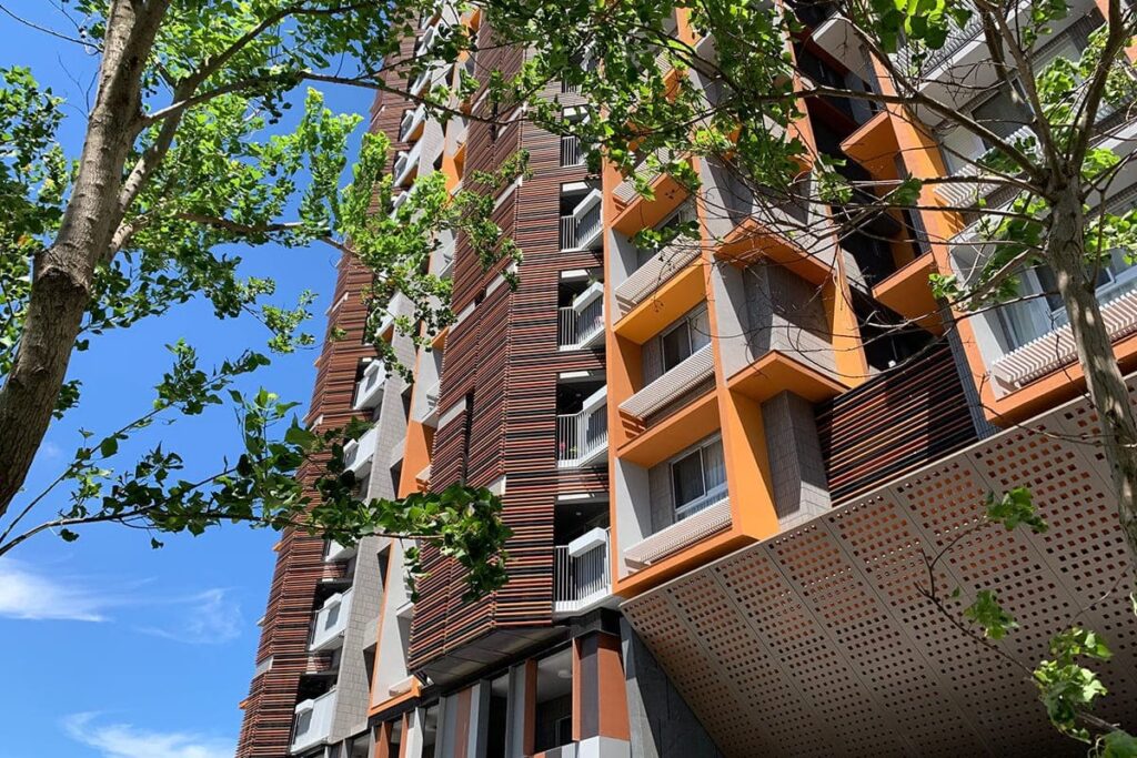 【璞園的家 精準解析】走路10分到高鐵,為何這群人願意選擇「採光」交換極致寧靜? 璞園的家 外觀42 (1)